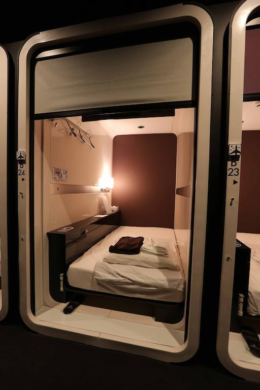เฟิสต์ เคบิน ฮากะตะ Hotel ฟูกุโอกะ ภายนอก รูปภาพ